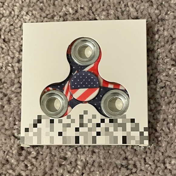 Red, White and Blue Fidget Stress Reliever Spinner NWT - Picture 6 of 6